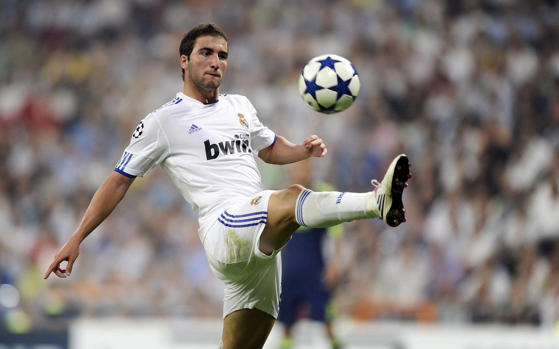 中场持球推进能力是否已成战术基本配置，中场球员技术教学